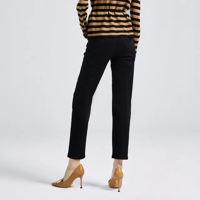 NINE WEST
