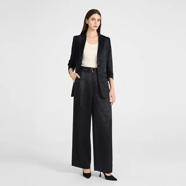 NINE WEST