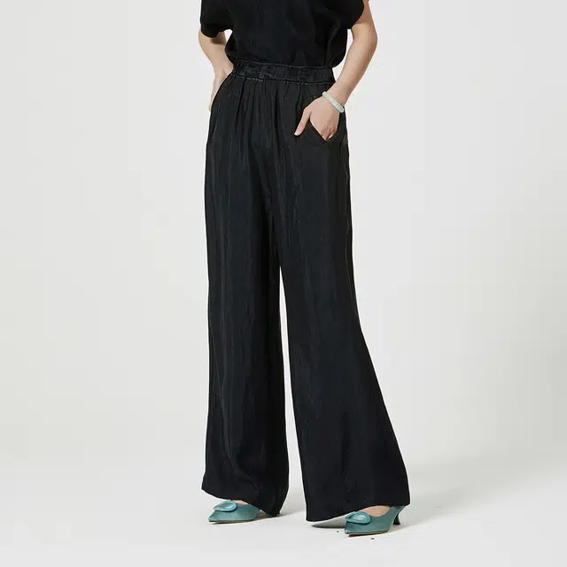 NINE WEST