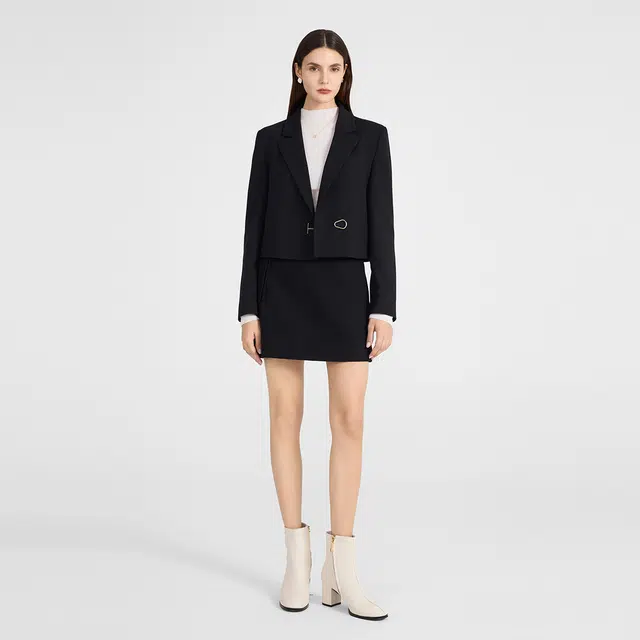 NINE WEST
