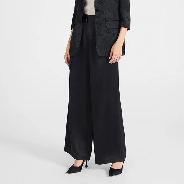 NINE WEST