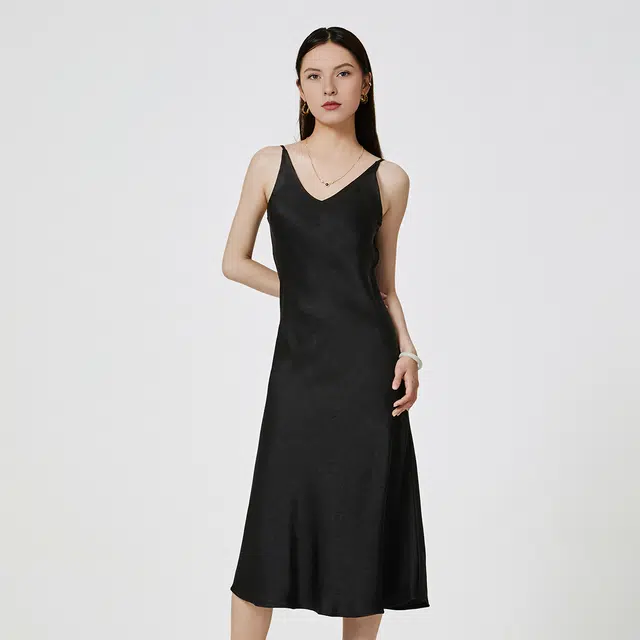 NINE WEST V