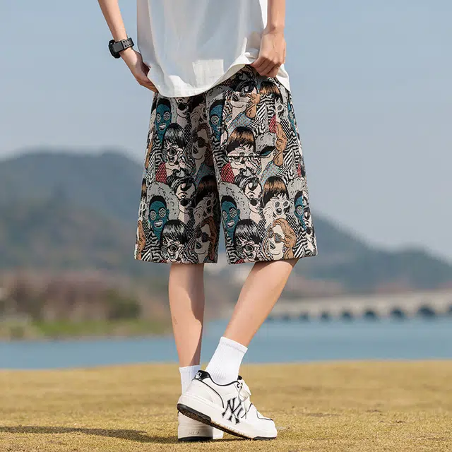 物质公式 美式高街复古潮牌万针刺绣满印人物图案设计宽松直筒抽绳织带松紧腰五分裤时尚潮流凉感户外运动透气休闲短裤 男女同款