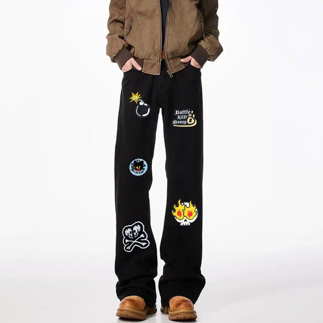 物质公式 微喇弯刀美式复古仿植绒万针刺绣趣味徽章图案印花高街水洗做旧废土风高级感窄版中腰直筒修身通勤垂感牛仔裤 男女同款