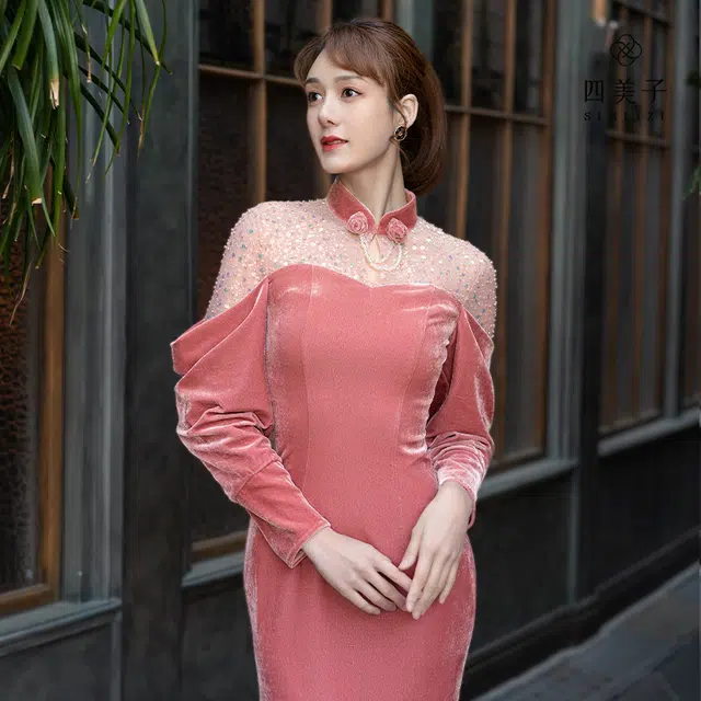 四美子 复古国风网纱拼接修身丝绒连衣裙 女款