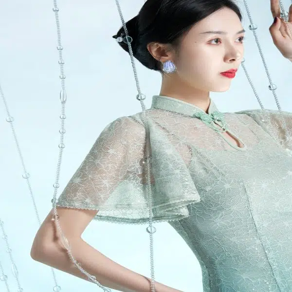 四美子 纯色渐变收腰喇叭袖改良旗袍 青悦音