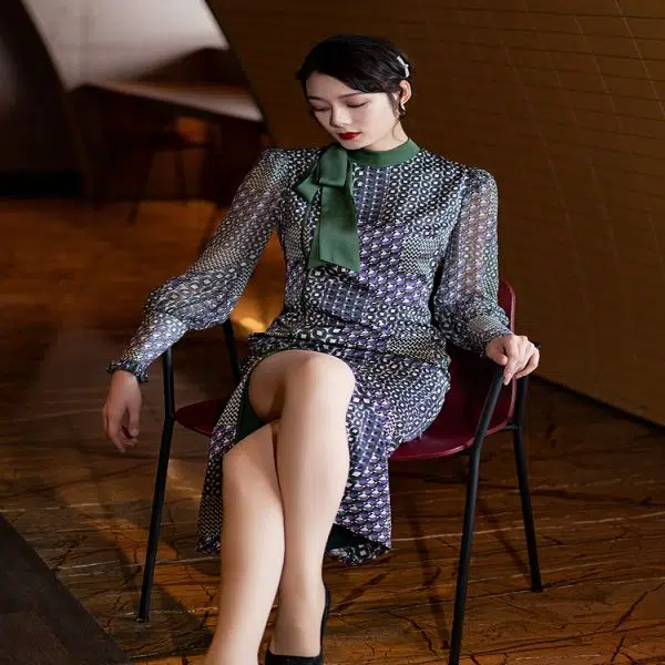四美子 高开衩优雅长袖旗袍 摩登小姐
