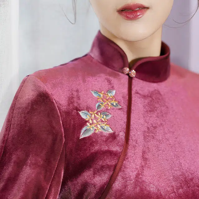 四美子 国风手工刺绣包臀丝绒连衣裙 喜乐