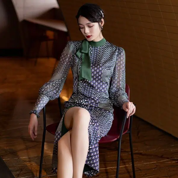 四美子 高开衩优雅长袖旗袍 摩登小姐