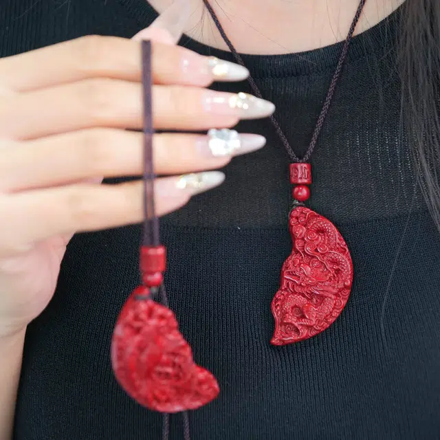 彗时 龙凤呈祥平安牌吊坠 新中式小众设计国风轻奢招财转运本命年 夕七送礼盒物 再造辰砂朱砂 玉石项链 男女同款情侣款