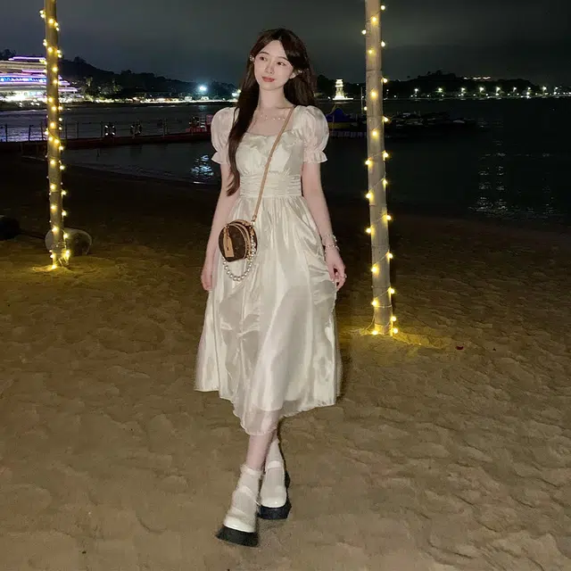 玉儿恋 掌上明珠 法式百搭休闲简约甜美森系仙女荷叶边纯色宽松气质方领收腰温柔仙女中长款长袖连衣裙 女款 杏色