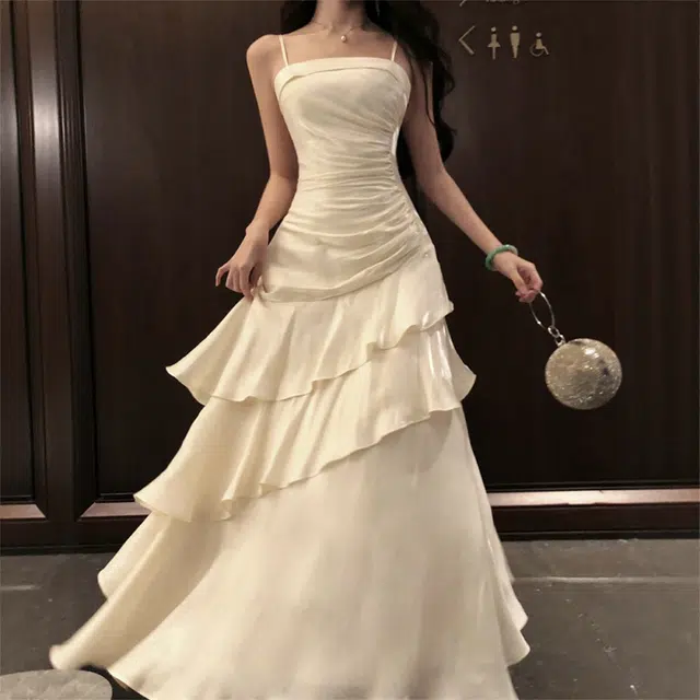 依钗 法式慵懒风高级感收腰荷叶边礼服长裙吊带连衣裙 女款