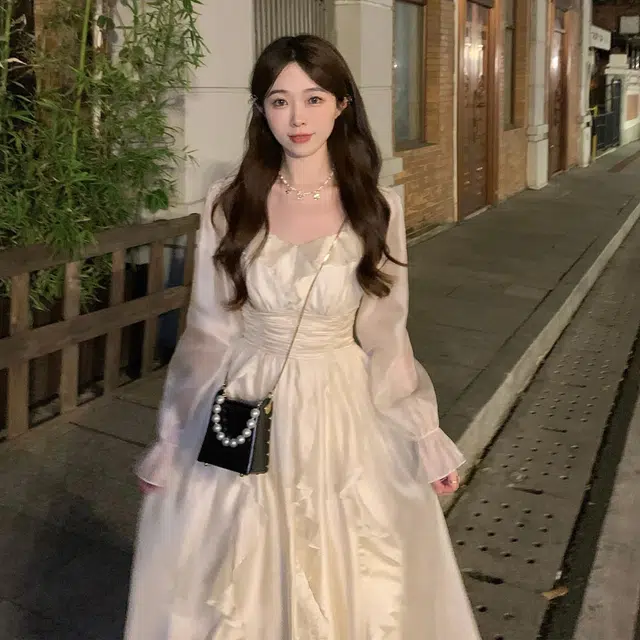 玉儿恋 掌上明珠 法式百搭休闲简约甜美森系仙女荷叶边纯色宽松气质方领收腰温柔仙女中长款长袖连衣裙 女款 杏色