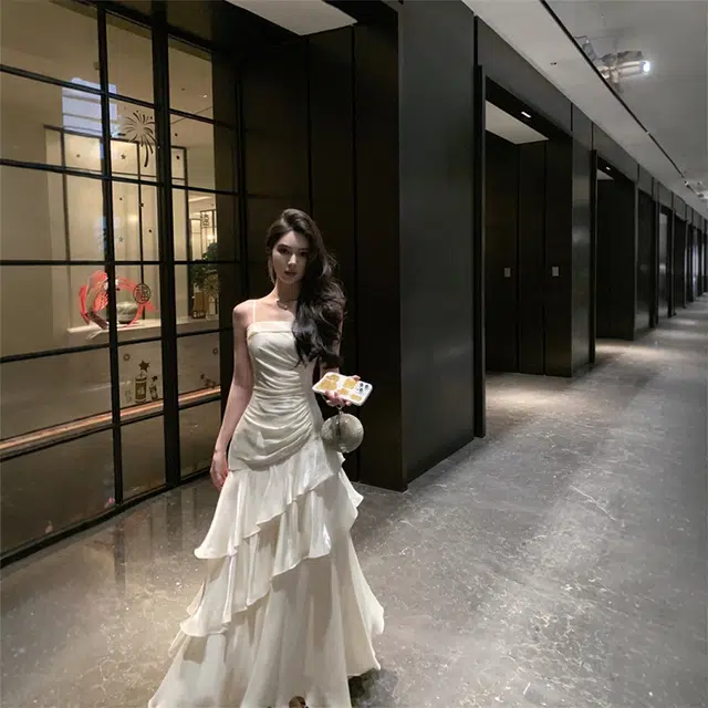 依钗 法式慵懒风高级感收腰荷叶边礼服长裙吊带连衣裙 女款