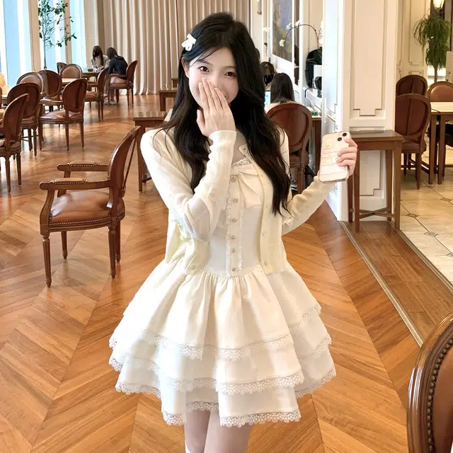 珠蒂美 夏季出游穿搭甜美时尚蓬蓬蛋糕裙法式独特纯色长袖开衫外套两件套蝴蝶结收腰连衣裙白色小个子裙装套装 女款