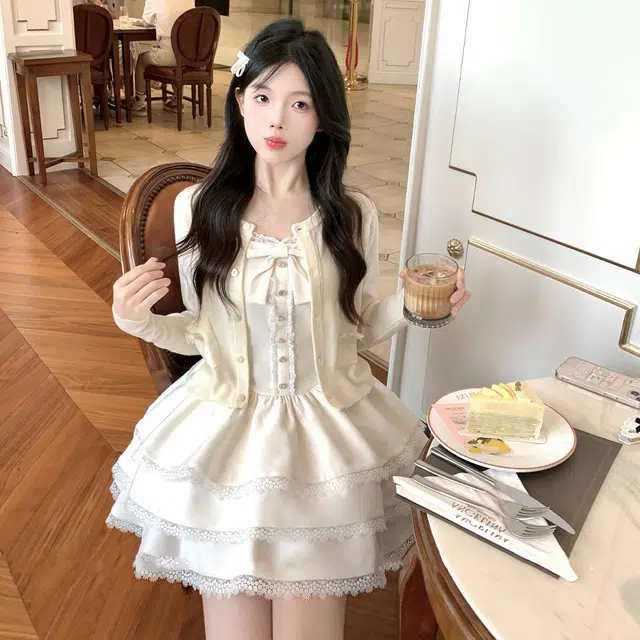 珠蒂美 夏季出游穿搭甜美时尚蓬蓬蛋糕裙法式独特纯色长袖开衫外套两件套蝴蝶结收腰连衣裙白色小个子裙装套装 女款