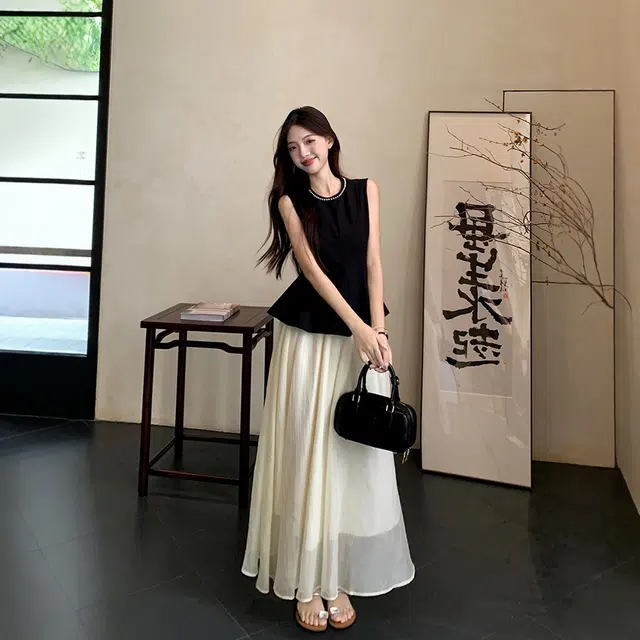 费尔岛上的猫 法式高级设计感无袖背心小衫上衣高腰半身裙两件套 潮流轻奢小众别致学院风裙装套装 女款