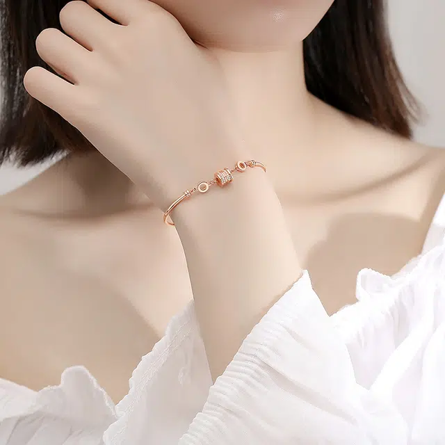 UAK 925