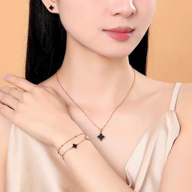 UAK s925