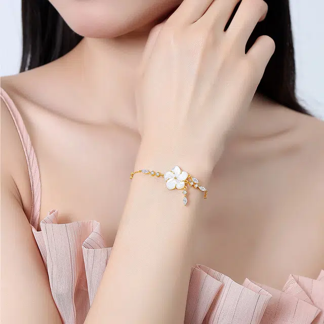 UAK 925