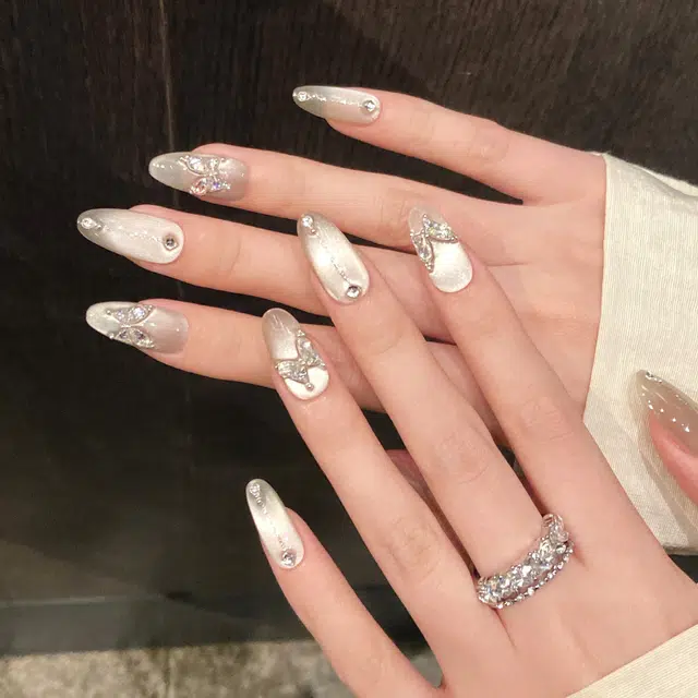 韵月乔 冷蝶清冷感蝴蝶  穿戴甲 短梯椭圆裸色渐变 爆闪