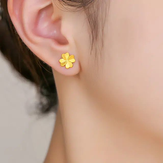 999