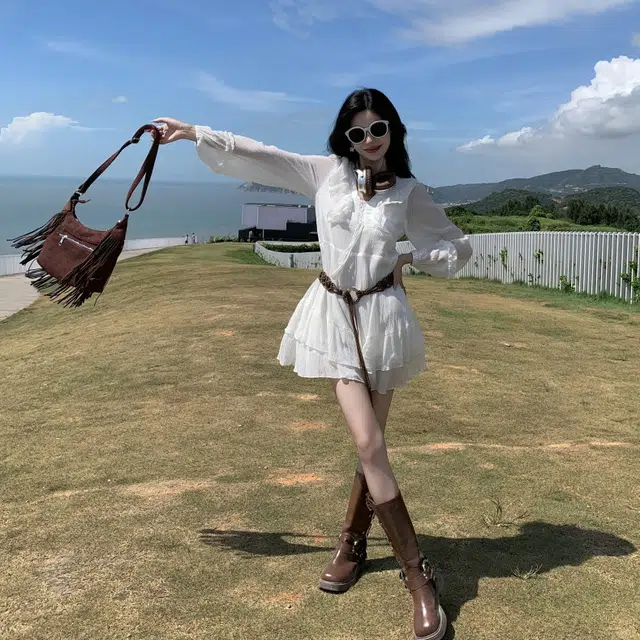 珠蒂美 法式甜美气质荷叶边收腰纯色设计感服饰长袖连衣裙 女款