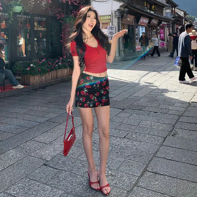 依钗 韩系设计感短袖上衣与碎花半身裙组合裙装套装 女款