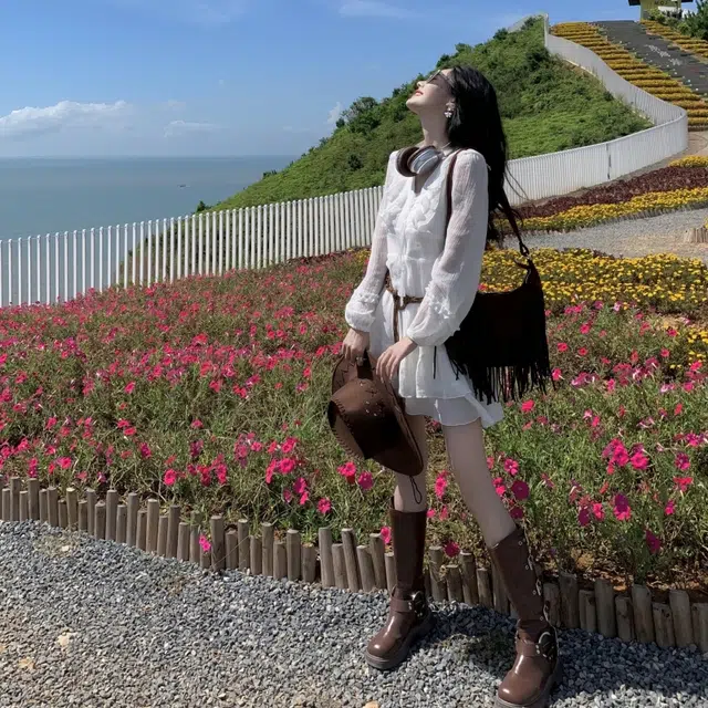 珠蒂美 法式甜美气质荷叶边收腰纯色设计感服饰长袖连衣裙 女款