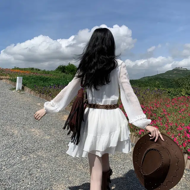 珠蒂美 法式甜美气质荷叶边收腰纯色设计感服饰长袖连衣裙 女款