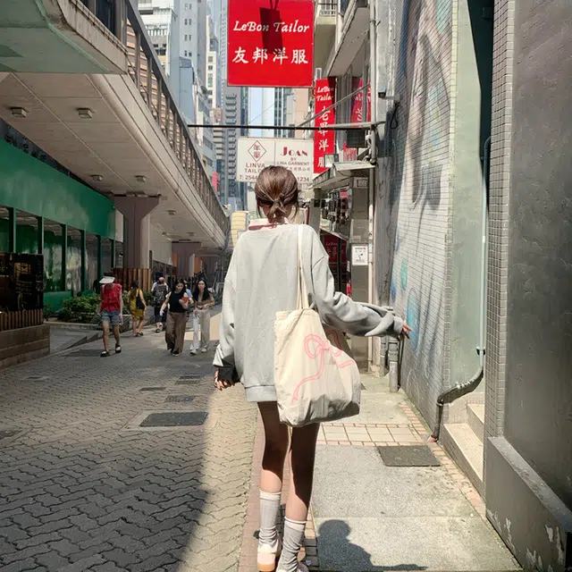 困住大象 常春藤日记拼接假两件套头休闲宽松百搭长袖时尚卫衣 女款 灰色调