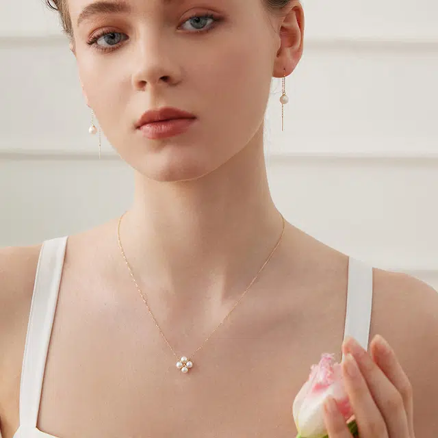 akoya 18K