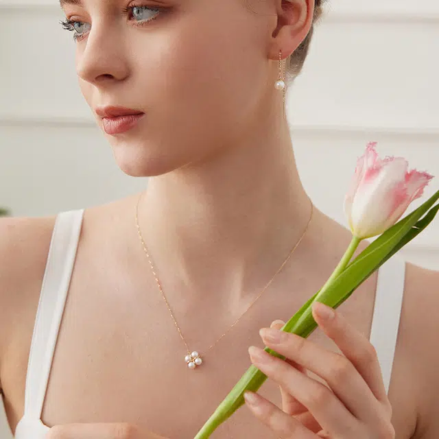 akoya 18K