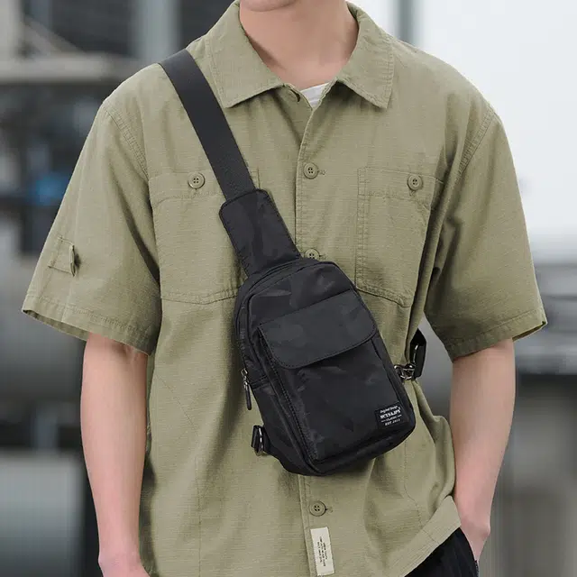 木村耀司 休闲百搭时尚轻巧便捷双侧插袋 牛津纺 胸包单肩包斜挎包挎包 男款 黑色/迷彩黑