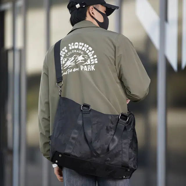 木村耀司 纯色大容量轻便多功能 牛津纺 收纳袋健身包游泳包干湿分离袋行李包旅行包 大号 男款 黑色/迷彩黑