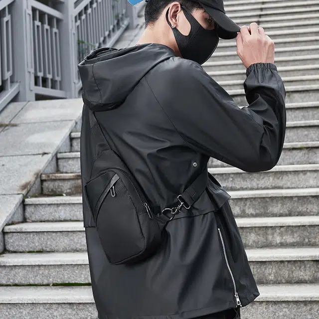 木村耀司 潮牌男休闲百搭大容量随身旅行轻便潮流 牛津纺 胸包通勤包斜挎包单肩包小包 常规 男女同款情侣款 黑色/迷彩黑