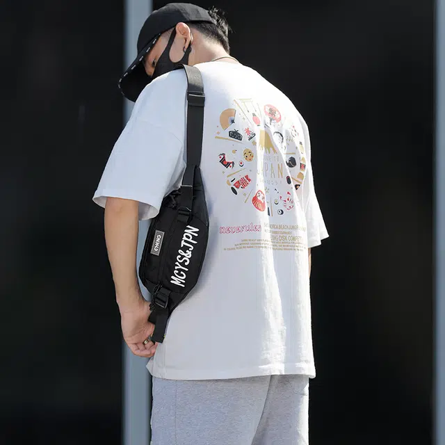 木村耀司 休闲潮流百搭时尚 胸包小包斜挎包单肩包小方包小挎包饺子包 牛津纺 男女同款 黑色白标
