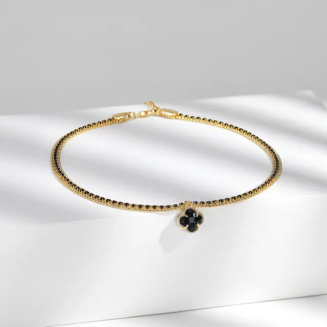 Lady go choker