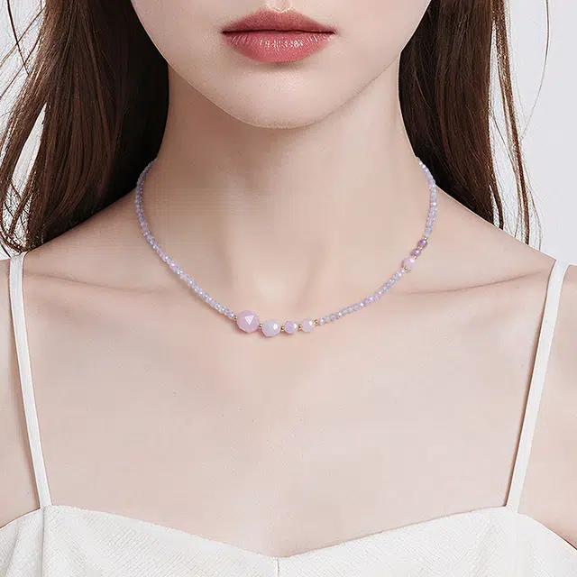 Lady go choker
