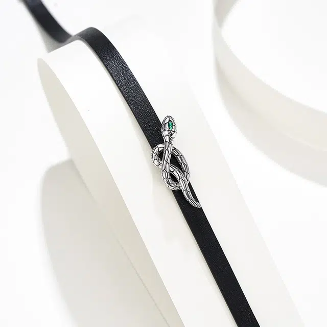 Lady go choker