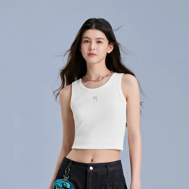 森马 短款蝴蝶结温柔紧身绣花圆领上衣百搭背心 女款