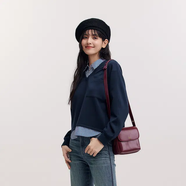 森马 假两件条纹翻领开叉卫衣 女款