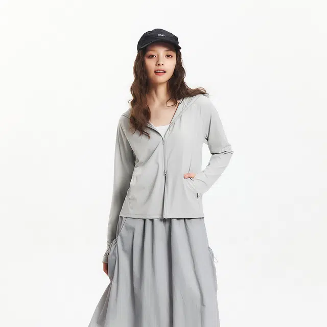 森马 舒适休闲百搭简约连帽长袖防晒服 女款