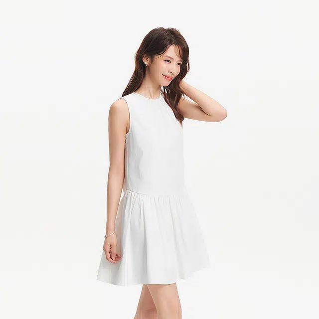 森马 温柔甜美纯色简约时尚无袖连衣裙 女款