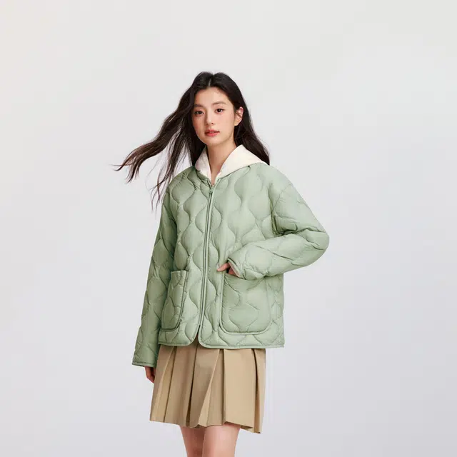 森马 纯色三防宽松休闲风棒球领轻薄慵懒羽绒服 女款