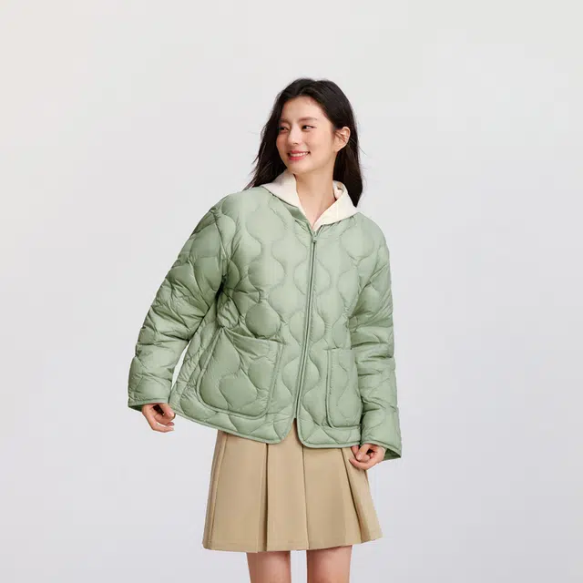 森马 纯色三防宽松休闲风棒球领轻薄慵懒羽绒服 女款