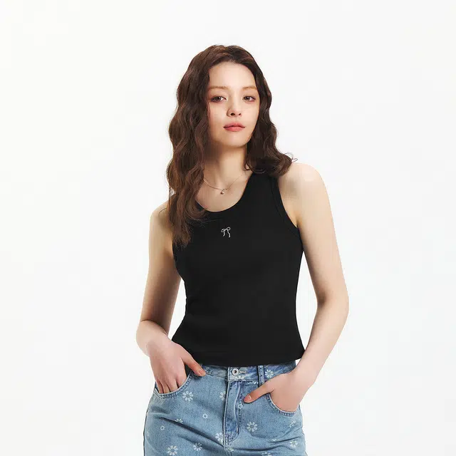 森马 短款蝴蝶结温柔紧身绣花圆领上衣百搭背心 女款