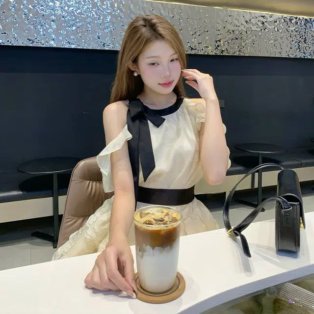 困住大象 纯爱千金风蕾丝收腰蓬蓬裙 复古大裙摆纯色薄款短款无袖连衣裙款式 女款 月光杏色单品