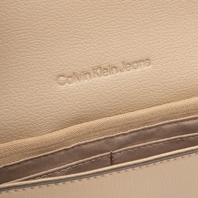 CALVIN KLEIN