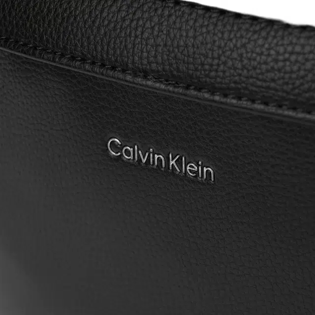 CALVIN KLEIN
